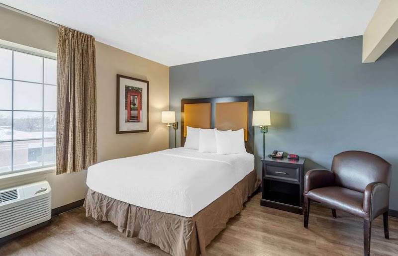 Extended Stay America Select Suites- Chicago - Naperville - East